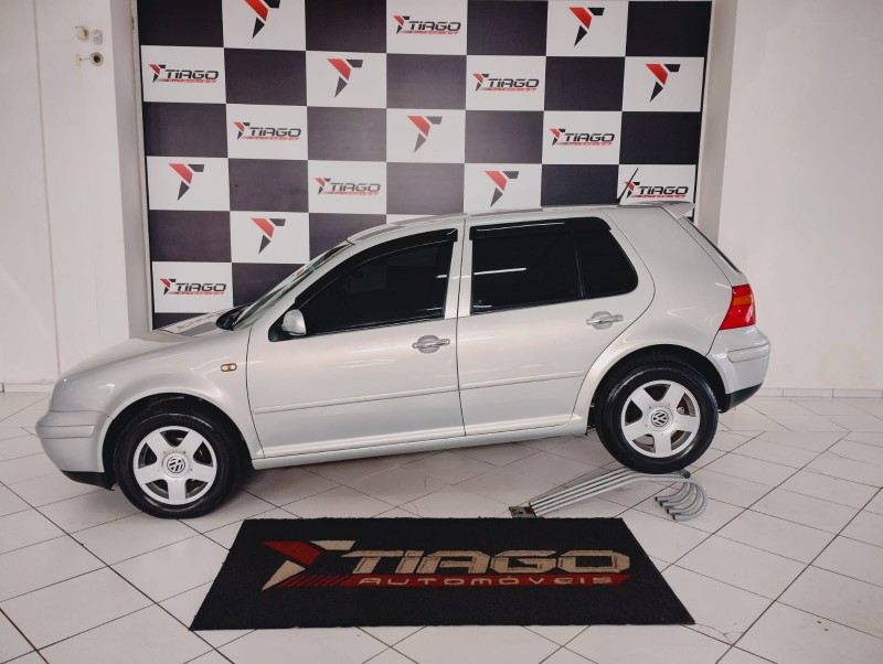 VOLKSWAGEN GOLF 1.6 2010/2010 TIAGO AUTOMÓVEIS VENÂNCIO AIRES / Carros no Vale