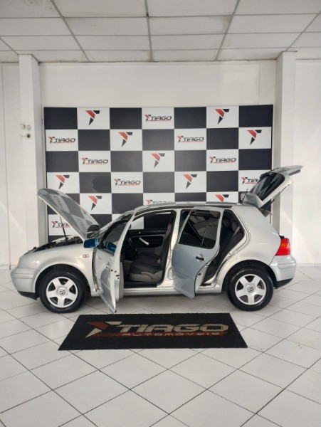 VOLKSWAGEN GOLF 1.6 2010/2010 TIAGO AUTOMÓVEIS VENÂNCIO AIRES / Carros no Vale