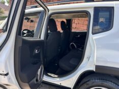 JEEP RENEGADE LONGITUDE 1.8 4X2 FLEX 16V AUT. 2016/2016 LS MULTIMARCAS VENÂNCIO AIRES / Carros no Vale