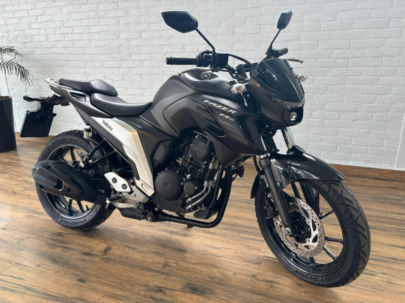 FAZER 250