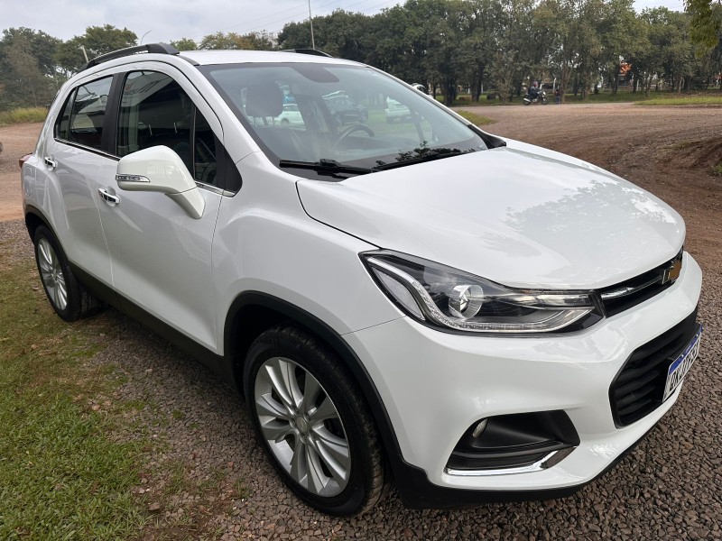 CHEVROLET TRACKER PREMIER 1.4 TURBO 2017/2018 MENEGHINI VEÍCULOS ARROIO DO MEIO / Carros no Vale