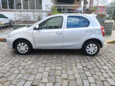 TOYOTA ETIOS 1.3 X 2016/2017 ALTERNATIVA VEÍCULOS LAJEADO / Carros no Vale