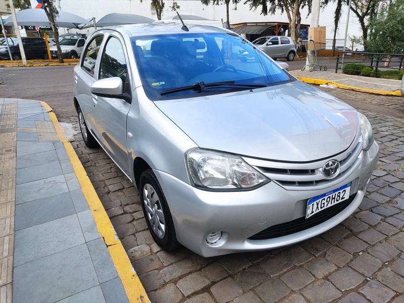 TOYOTA ETIOS 1.3 X - 2017