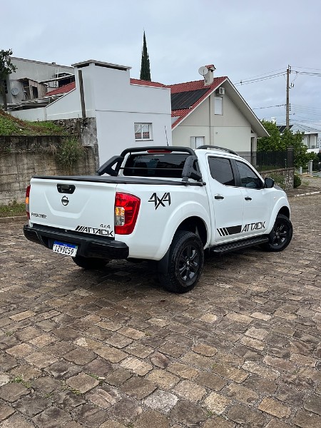 NISSAN FRONTIER 2.3 16V TURBO DIESEL ATTACK CD 4X4 AUTOMÁTICO 2020/2020 BOSCO AUTOMÓVEIS GUAPORÉ / Carros no Vale
