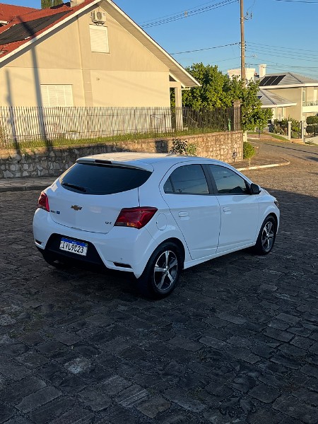 CHEVROLET ONIX 1.4 LTZ AUT. 2018/2018 BOSCO AUTOMÓVEIS GUAPORÉ / Carros no Vale
