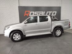 TOYOTA HILUX 2.7 SRV 4X4 CD 16V FLEX 4P AUTOMÁTICO 2013/2013 ROSAUTO VEÍCULOS VENÂNCIO AIRES / Carros no Vale
