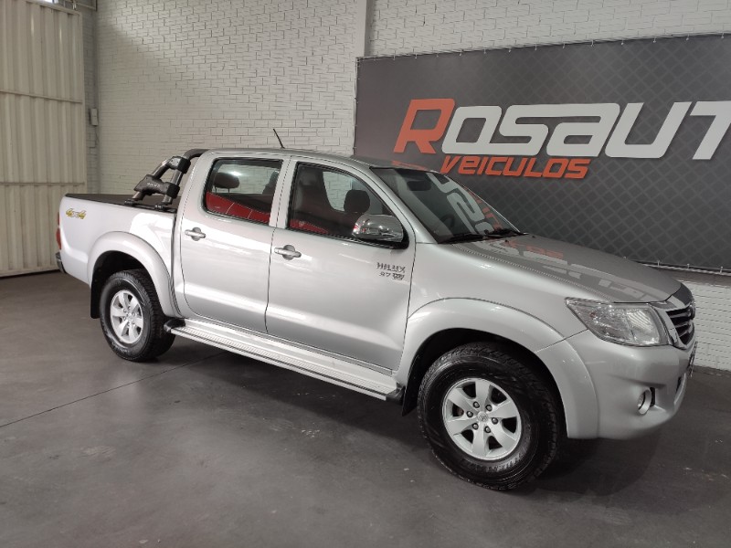 TOYOTA HILUX 2.7 SRV 4X4 CD 16V FLEX 4P AUTOMÁTICO 2013/2013 ROSAUTO VEÍCULOS VENÂNCIO AIRES / Carros no Vale