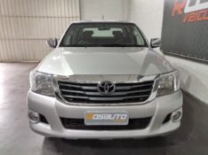 TOYOTA HILUX 2.7 SRV 4X4 CD 16V FLEX 4P AUTOMÁTICO 2013/2013 ROSAUTO VEÍCULOS VENÂNCIO AIRES / Carros no Vale