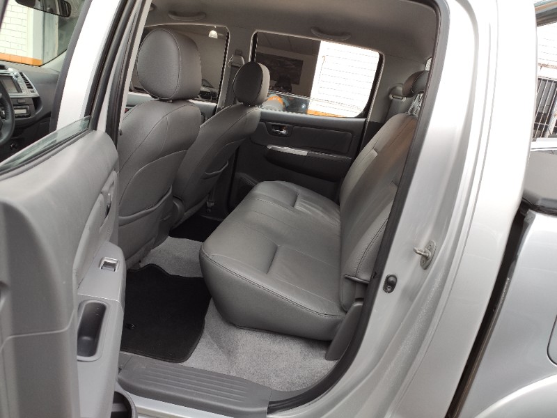 TOYOTA HILUX 2.7 SRV 4X4 CD 16V FLEX 4P AUTOMÁTICO 2013/2013 ROSAUTO VEÍCULOS VENÂNCIO AIRES / Carros no Vale