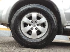 TOYOTA HILUX 2.7 SRV 4X4 CD 16V FLEX 4P AUTOMÁTICO 2013/2013 ROSAUTO VEÍCULOS VENÂNCIO AIRES / Carros no Vale