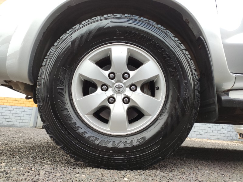 TOYOTA HILUX 2.7 SRV 4X4 CD 16V FLEX 4P AUTOMÁTICO 2013/2013 ROSAUTO VEÍCULOS VENÂNCIO AIRES / Carros no Vale