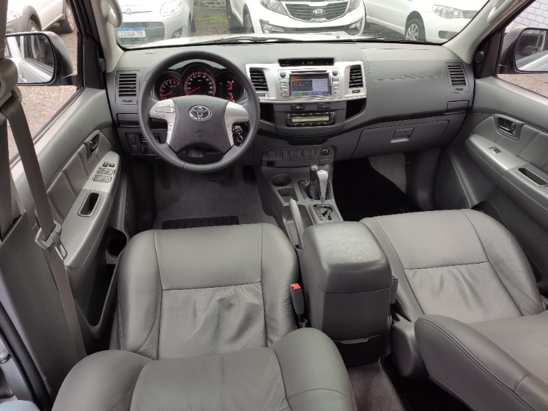 TOYOTA HILUX 2.7 SRV 4X4 CD 16V FLEX 4P AUTOMÁTICO 2013/2013 ROSAUTO VEÍCULOS VENÂNCIO AIRES / Carros no Vale