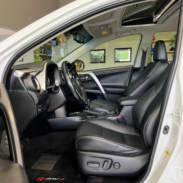 TOYOTA RAV4 2.0 HIGH 4X2 16V 2017/2017 JOÃO CARROS MULTIMARCAS GUAPORÉ / Carros no Vale