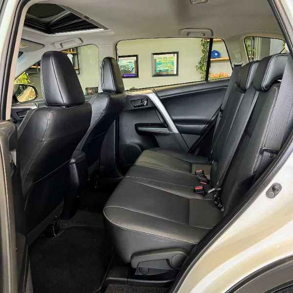 TOYOTA RAV4 2.0 HIGH 4X2 16V 2017/2017 JOÃO CARROS MULTIMARCAS GUAPORÉ / Carros no Vale