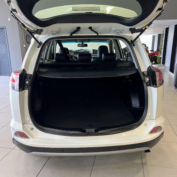 TOYOTA RAV4 2.0 HIGH 4X2 16V 2017/2017 JOÃO CARROS MULTIMARCAS GUAPORÉ / Carros no Vale