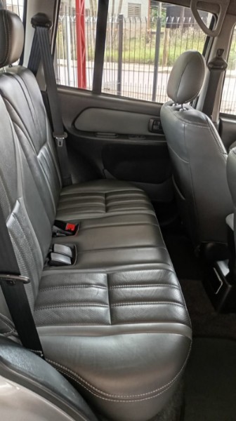 MITSUBISHI PAJERO TR4 2.0 2013/2014 LAVENDA VEÍCULOS ARROIO DO MEIO / Carros no Vale