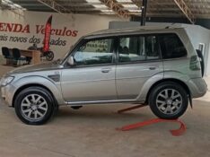 MITSUBISHI PAJERO TR4 2.0 2013/2014 LAVENDA VEÍCULOS ARROIO DO MEIO / Carros no Vale