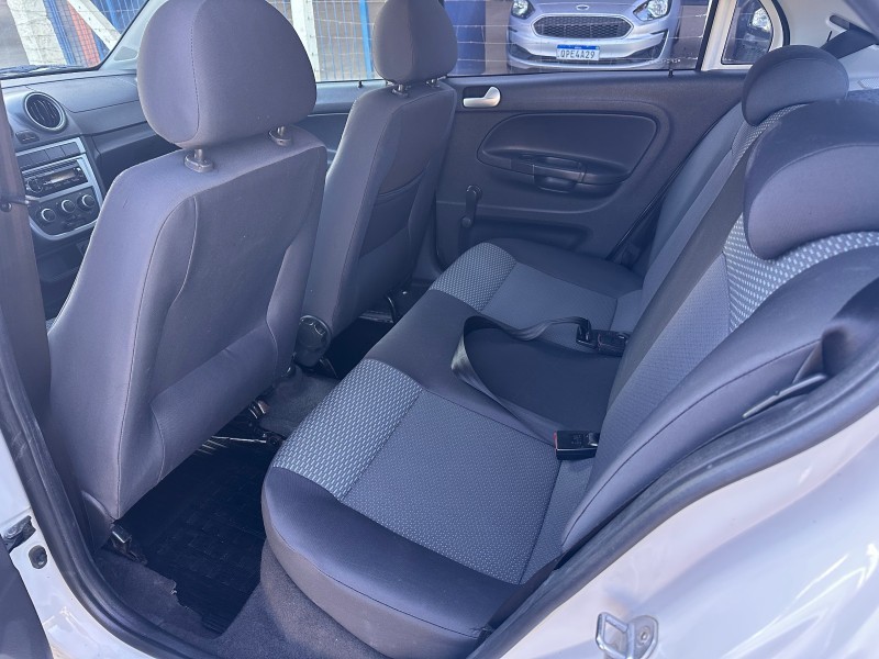 VOLKSWAGEN GOL 1.0 2010/2011 MENEGHINI VEÍCULOS ARROIO DO MEIO / Carros no Vale