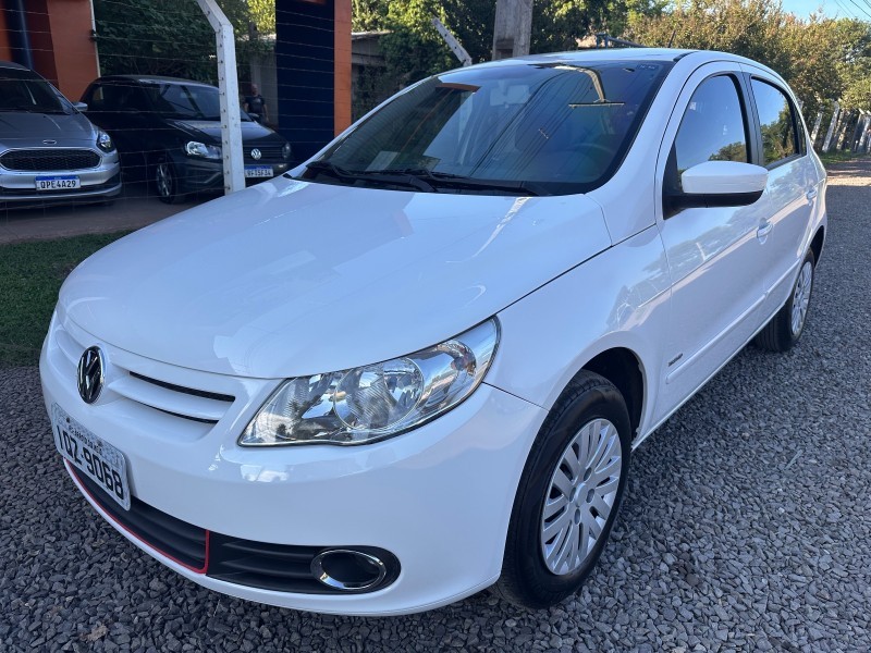 VOLKSWAGEN GOL 1.0 2010/2011 MENEGHINI VEÍCULOS ARROIO DO MEIO / Carros no Vale