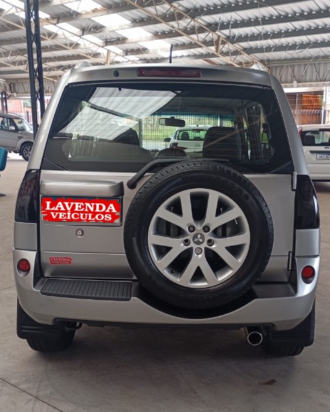 MITSUBISHI PAJERO TR4 2.0 2014/2015 LAVENDA VEÍCULOS ARROIO DO MEIO / Carros no Vale
