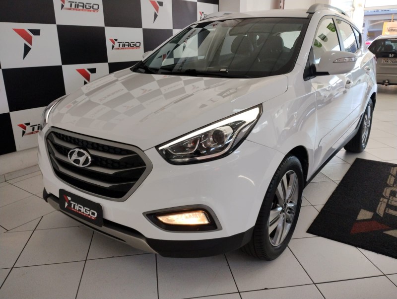 HYUNDAI IX35 2.0 GLS 2016/2016 TIAGO AUTOMÓVEIS VENÂNCIO AIRES / Carros no Vale