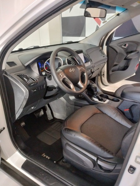 HYUNDAI IX35 2.0 GLS 2016/2016 TIAGO AUTOMÓVEIS VENÂNCIO AIRES / Carros no Vale