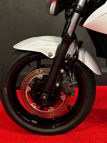 YAMAHA XJ6 N /2012 EXCLUSIVO VEÍCULOS SANTA CRUZ DO SUL / Carros no Vale