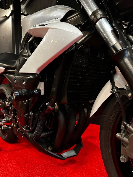 YAMAHA XJ6 N /2012 EXCLUSIVO VEÍCULOS SANTA CRUZ DO SUL / Carros no Vale