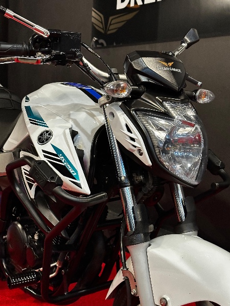 YAMAHA FAZER 250IE LIMITED EDITION /2016 EXCLUSIVO VEÍCULOS SANTA CRUZ DO SUL / Carros no Vale