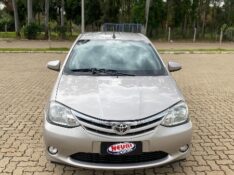 TOYOTA ETIOS 1.5 XLS 2017 2016/2017 NEURI VEÍCULOS LAJEADO / Carros no Vale