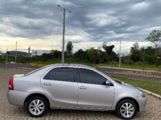 TOYOTA ETIOS 1.5 XLS 2017 2016/2017 NEURI VEÍCULOS LAJEADO / Carros no Vale
