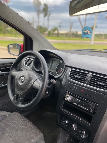 VOLKSWAGEN FOX 1.6 MI I-MOTION 8V 2011 /2011 NEURI VEÍCULOS LAJEADO / Carros no Vale