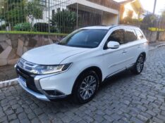 MITSUBISHI OUTLANDER 2.2 DIESEL 2018 2015/2016 ALTERNATIVA VEÍCULOS LAJEADO / Carros no Vale