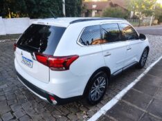 MITSUBISHI OUTLANDER 2.2 2015/2016 ALTERNATIVA VEÍCULOS LAJEADO / Carros no Vale