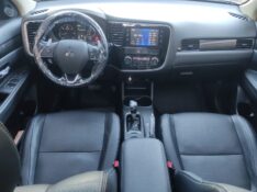 MITSUBISHI OUTLANDER 2.2 2015/2016 ALTERNATIVA VEÍCULOS LAJEADO / Carros no Vale