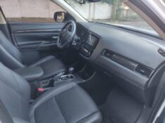 MITSUBISHI OUTLANDER 2.2 2015/2016 ALTERNATIVA VEÍCULOS LAJEADO / Carros no Vale