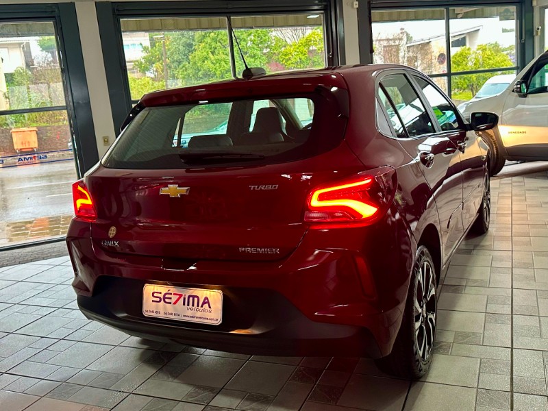 CHEVROLET ONIX PREMIER 1.0 TURBO 2022/2023 SÉTIMA VEÍCULOS GUAPORÉ / Carros no Vale