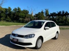 VOLKSWAGEN VOYAGE 1.0 12V MPI TOTALFLEX /2014 NEURI VEÍCULOS LAJEADO / Carros no Vale