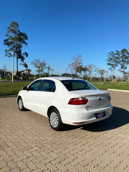 VOLKSWAGEN VOYAGE 1.0 12V MPI TOTALFLEX /2014 NEURI VEÍCULOS LAJEADO / Carros no Vale