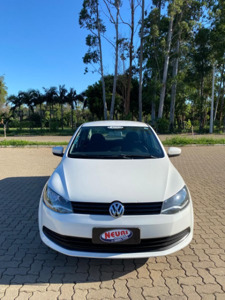 VOLKSWAGEN VOYAGE 1.0 12V MPI TOTALFLEX /2014 NEURI VEÍCULOS LAJEADO / Carros no Vale