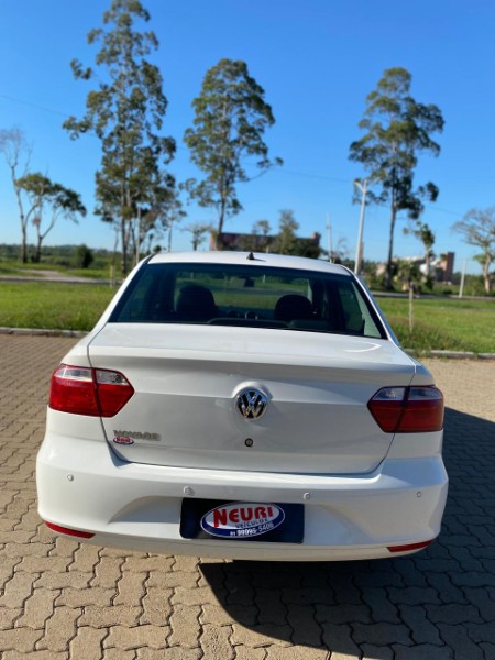 VOLKSWAGEN VOYAGE 1.0 12V MPI TOTALFLEX /2014 NEURI VEÍCULOS LAJEADO / Carros no Vale