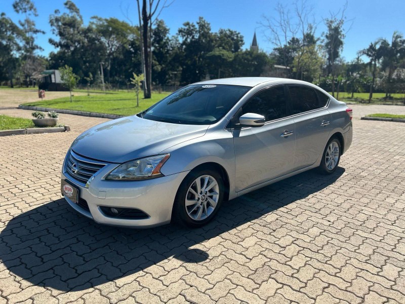 NISSAN SENTRA 2.0 S FLEX /2014 NEURI VEÍCULOS LAJEADO / Carros no Vale