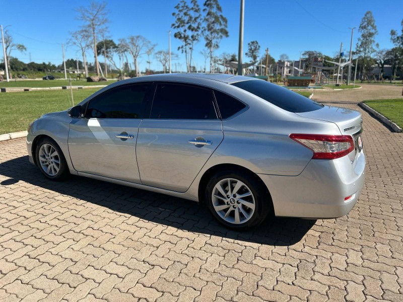 NISSAN SENTRA 2.0 S FLEX /2014 NEURI VEÍCULOS LAJEADO / Carros no Vale
