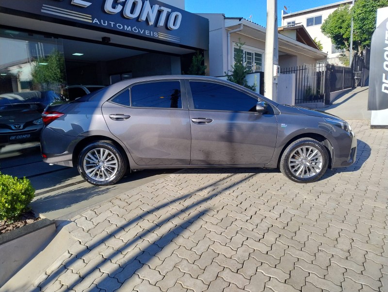 TOYOTA COROLLA 2.0 XEI 16V 2015/2016 DE CONTO AUTOMÓVEIS SARANDI / Carros no Vale