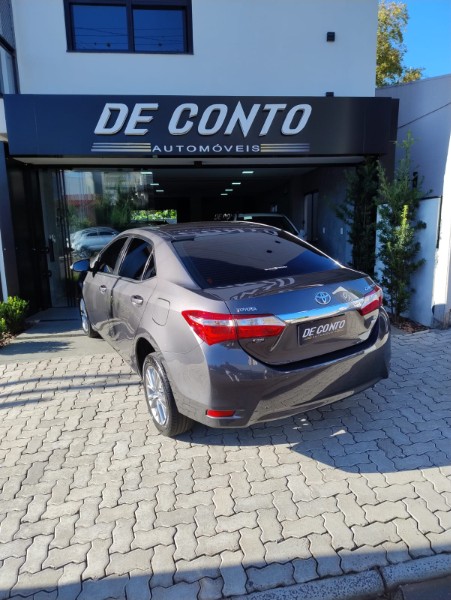 TOYOTA COROLLA 2.0 XEI 16V 2015/2016 DE CONTO AUTOMÓVEIS SARANDI / Carros no Vale