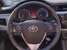 TOYOTA COROLLA 2.0 XEI 16V 2015/2016 DE CONTO AUTOMÓVEIS SARANDI / Carros no Vale