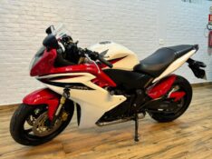 HONDA MOTOS CBR 600 F /2014 RT 811 VEÍCULOS ARROIO DO MEIO / Carros no Vale