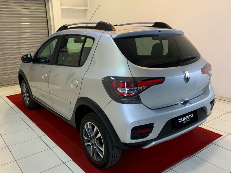 RENAULT STEPWAY ICONIC FLEX 1.6 16V AUT. 2021/2022 DUARTE VEÍCULOS PORTO ALEGRE / Carros no Vale