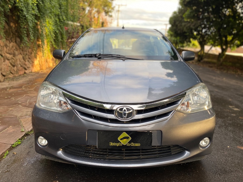 TOYOTA ETIOS XLS 1.5 2013/2013 ESTAÇÃO DO CARRO ESTRELA / Carros no Vale