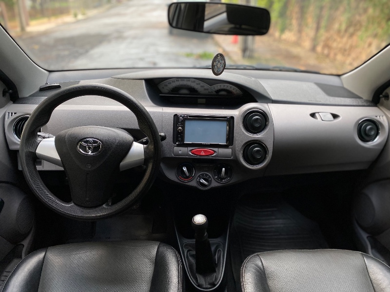 TOYOTA ETIOS XLS 1.5 2013/2013 ESTAÇÃO DO CARRO ESTRELA / Carros no Vale